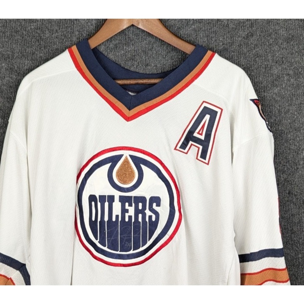 CCM Edmonton Oilers Fernando Pisani 9 Sewn Hockey Jersey Alternate A Patch White
